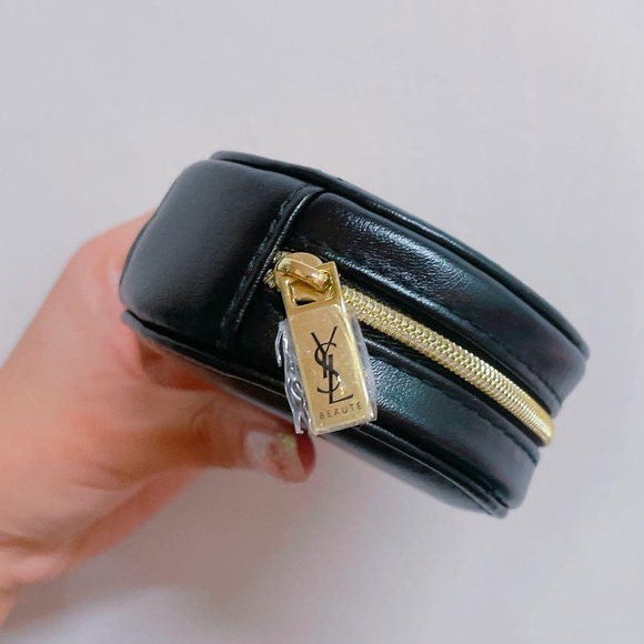 💓Yves Saint Laurent Beauté Round Black Zip Pouch Charm essential set 💓 - Picture 2 of 13
